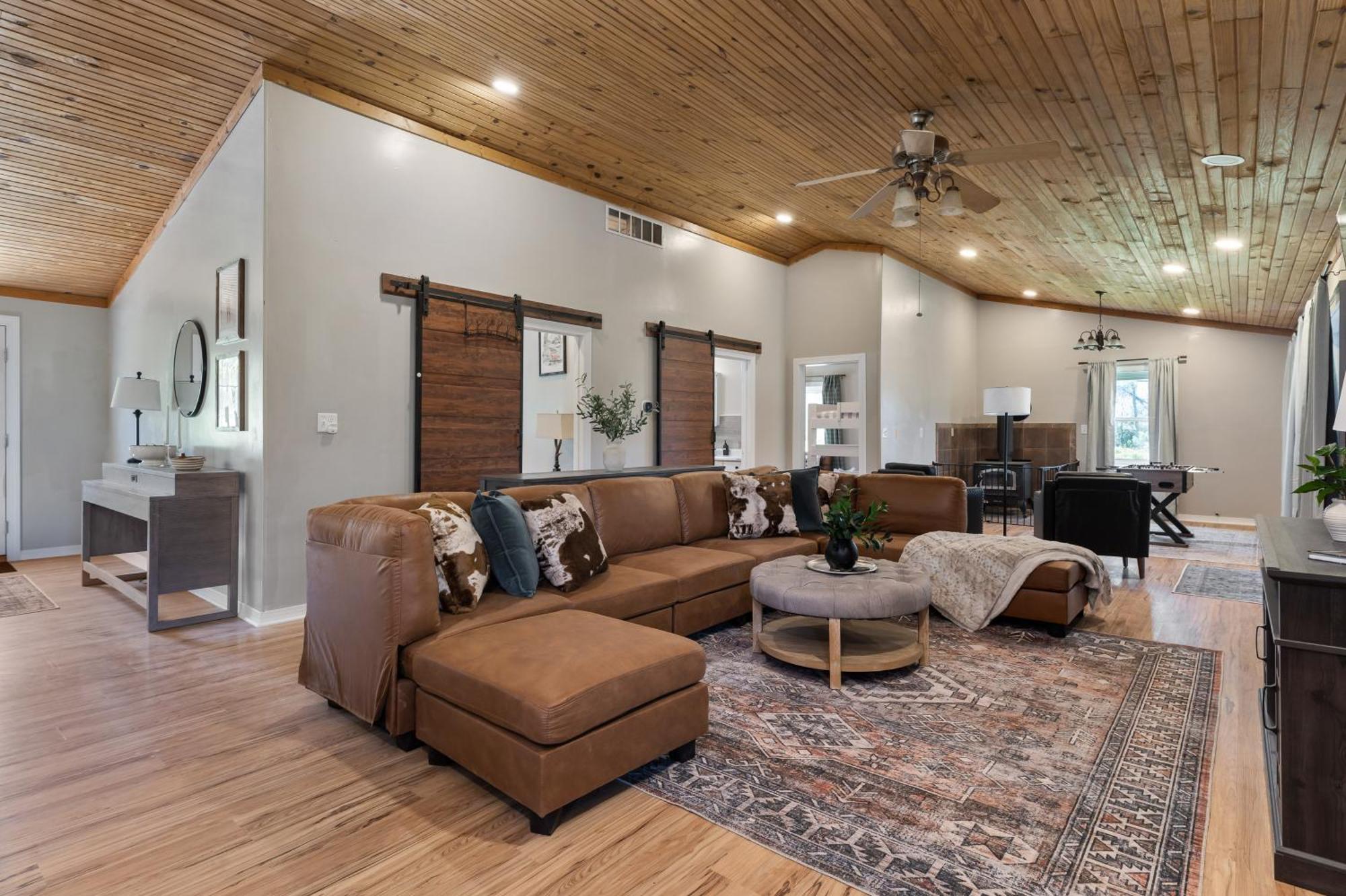 Spacious Cabin Near Hocking Hills And Caves With Hot Tub And Firepit Laurelville Exterior photo