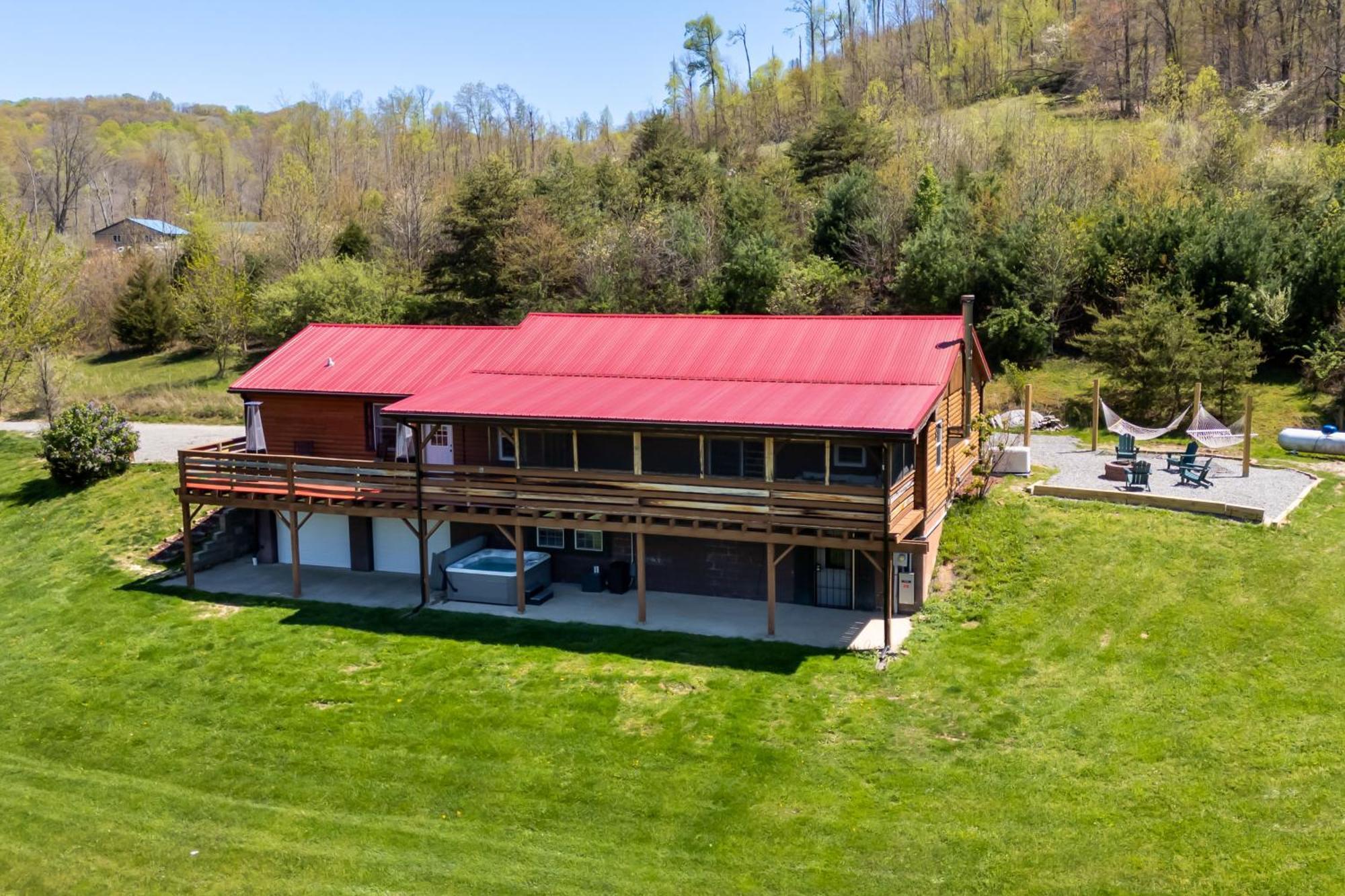 Spacious Cabin Near Hocking Hills And Caves With Hot Tub And Firepit Laurelville Exterior photo